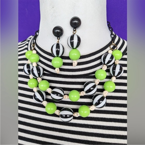 Bold Black and Green Beaded Necklace Set - Picture 1 of 1